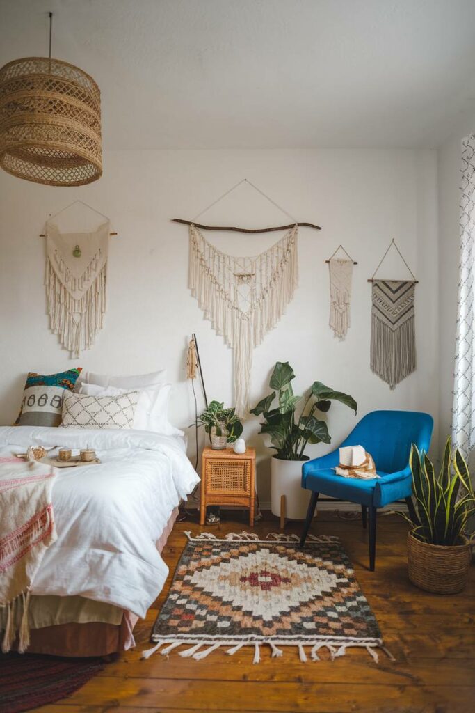 1. Minimalist Bohemian Bedroom Design Ideas